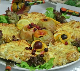 Свинина с мочеными яблоками