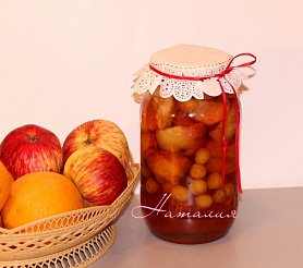 Персиково-яблочный компот с черешней