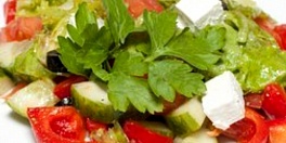 Салат овощной с брынзой