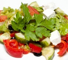Салат овощной с брынзой