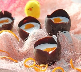 Десерт "Шоколадные яйца с начинкой"